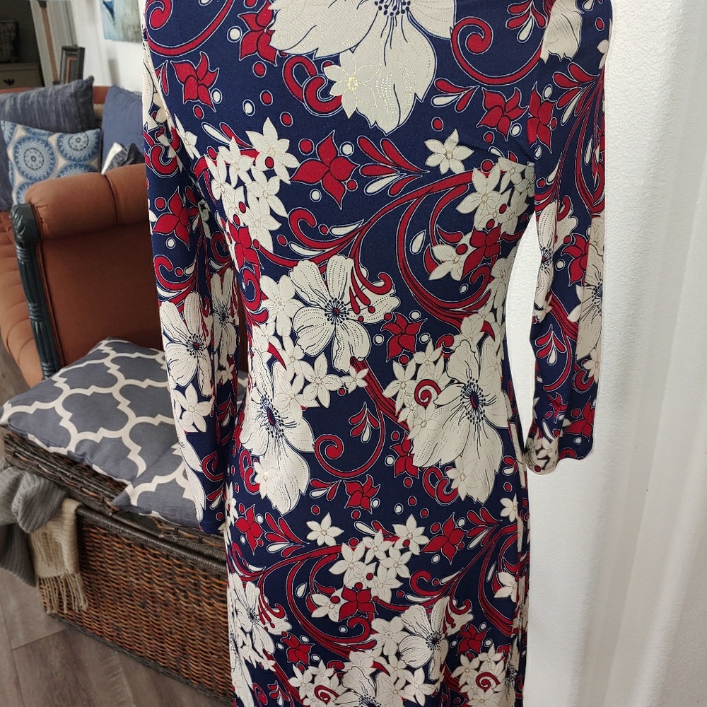 Dress - Picture 2 of 4